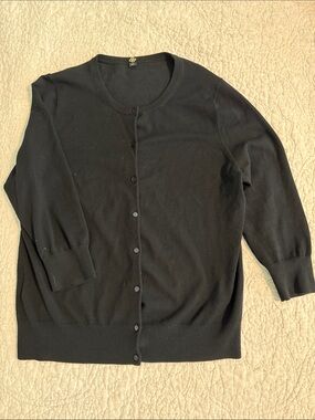 Ann Taylor Black Lightweight Button-Up Crewneck Cardigan with 3/4 sleeves